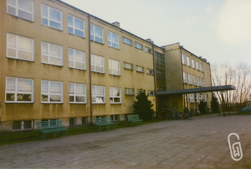 Szkoła Podstawowa nr 2 2002 r., autor zdjęcia: Tadeusz Sas